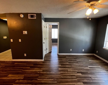 402 Lower 8th Avenue - Photo Thumbnail 7