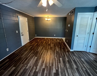 402 Lower 8th Avenue - Photo Thumbnail 8