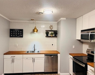 2524 Drayton Drive - Photo Thumbnail 4