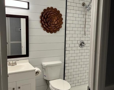 2524 Drayton Drive - Photo Thumbnail 11
