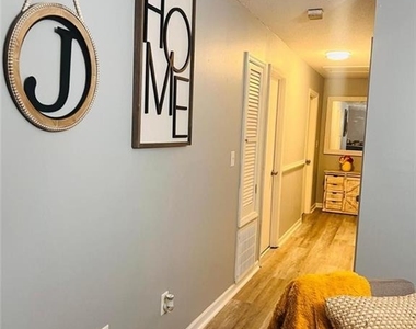 2524 Drayton Drive - Photo Thumbnail 5