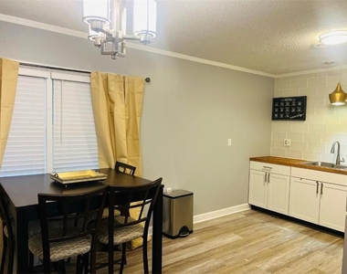 2524 Drayton Drive - Photo Thumbnail 13