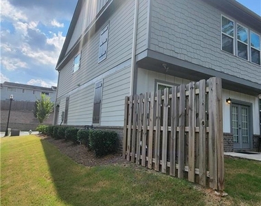 438 Bannon Way - Photo Thumbnail 5