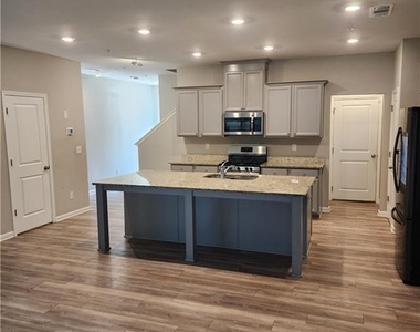 438 Bannon Way - Photo Thumbnail 2