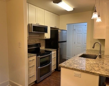 300 Johnson Ferry Road - Photo Thumbnail 4