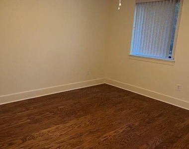300 Johnson Ferry Road - Photo Thumbnail 7