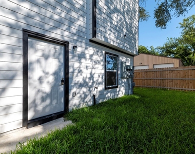 6309 Sandra Street - Photo Thumbnail 3