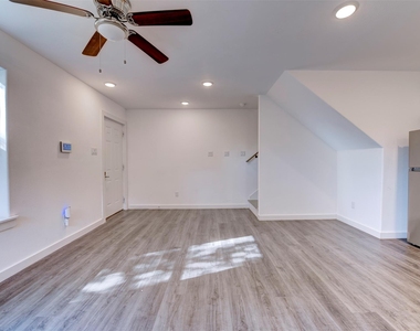 6309 Sandra Street - Photo Thumbnail 7