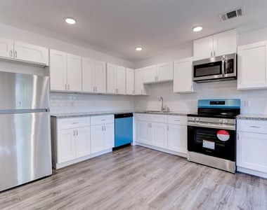 6309 Sandra Street - Photo Thumbnail 11