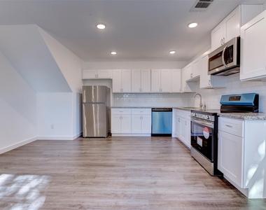 6309 Sandra Street - Photo Thumbnail 5