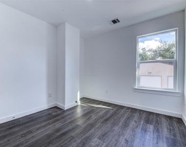 6309 Sandra Street - Photo Thumbnail 14