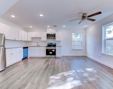 6309 Sandra Street - Photo Thumbnail 10
