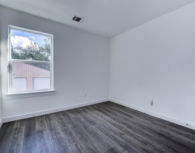6309 Sandra Street - Photo Thumbnail 15