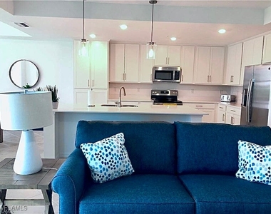 43060 Greenway Boulevard - Photo Thumbnail 4