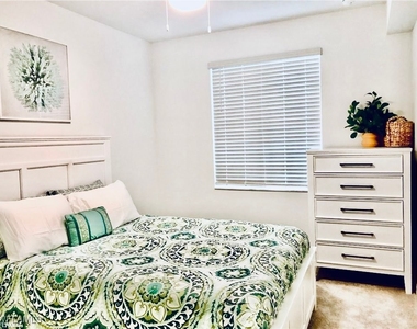 43060 Greenway Boulevard - Photo Thumbnail 10