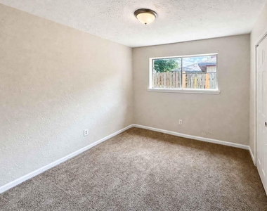 8710 Parkway Forest Drive - Photo Thumbnail 23