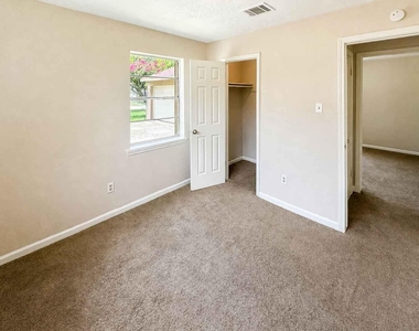 8710 Parkway Forest Drive - Photo Thumbnail 21