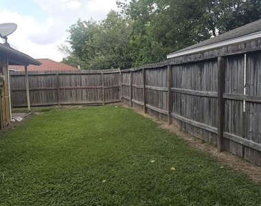 8710 Parkway Forest Drive - Photo Thumbnail 7