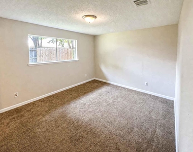 8710 Parkway Forest Drive - Photo Thumbnail 26