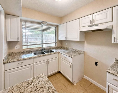 8710 Parkway Forest Drive - Photo Thumbnail 12