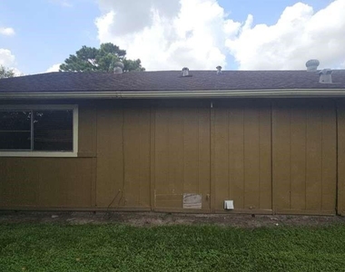8710 Parkway Forest Drive - Photo Thumbnail 8
