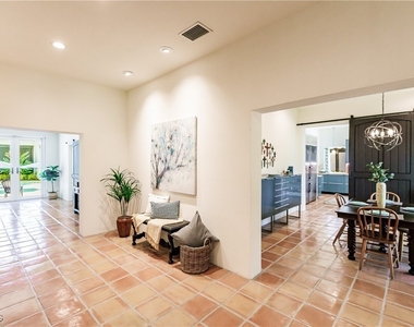 1291 Caloosa Drive - Photo Thumbnail 4