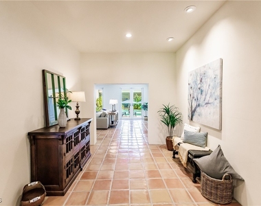 1291 Caloosa Drive - Photo Thumbnail 3