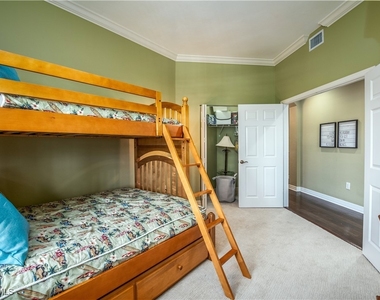 450 Bayfront Place - Photo Thumbnail 11