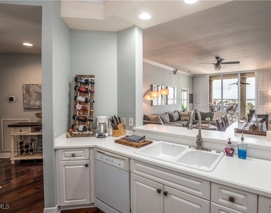 450 Bayfront Place - Photo Thumbnail 5