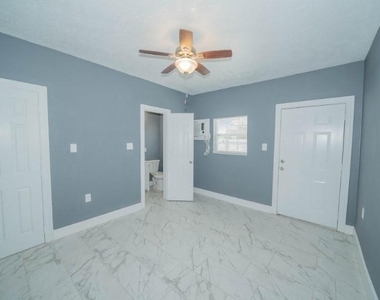 1426 Telephone Road - Photo Thumbnail 7