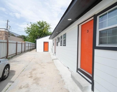 1426 Telephone Road - Photo Thumbnail 5