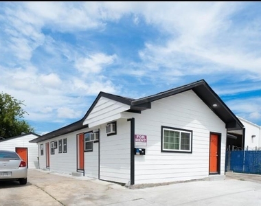 1426 Telephone Road - Photo Thumbnail 10