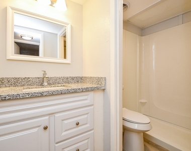 2822 Briarhurst Drive - Photo Thumbnail 9