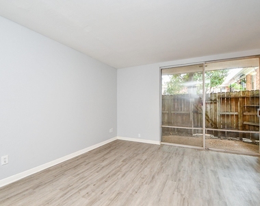 2822 Briarhurst Drive - Photo Thumbnail 8