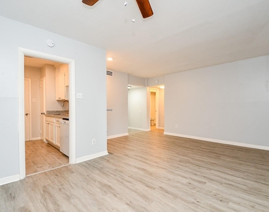 2822 Briarhurst Drive - Photo Thumbnail 6