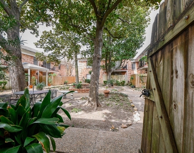 2822 Briarhurst Drive - Photo Thumbnail 14