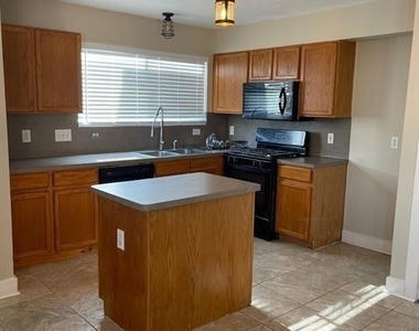 6226 Kings Oaks Lane - Photo Thumbnail 3