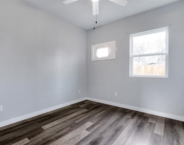 438 S San Joaquin Avenue - Photo Thumbnail 5