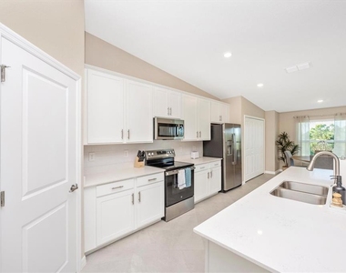 17500 Opal Sand Drive - Photo Thumbnail 8