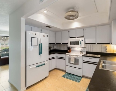 18606 Briggs Circle - Photo Thumbnail 8