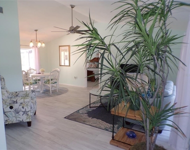 15624 Hennipen Circle - Photo Thumbnail 2