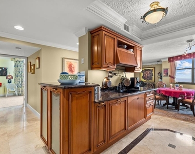 1000 Longboat Club Road - Photo Thumbnail 8