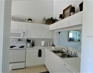 8735 Olde Hickory Avenue - Photo Thumbnail 3