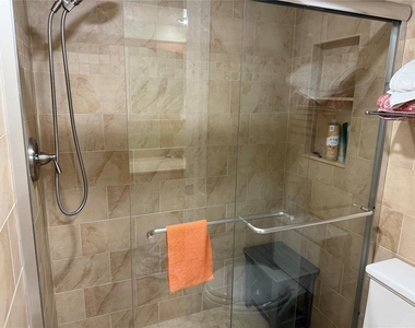 5770 Ashton Lake Drive - Photo Thumbnail 25