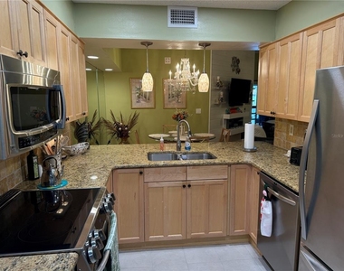 5770 Ashton Lake Drive - Photo Thumbnail 11