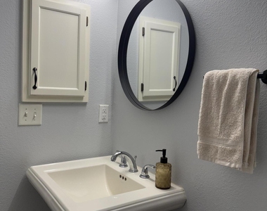 12253 Holy Springs Court - Photo Thumbnail 31