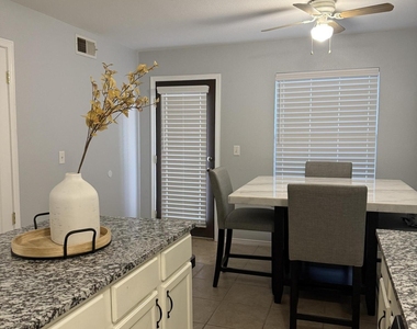 12253 Holy Springs Court - Photo Thumbnail 15
