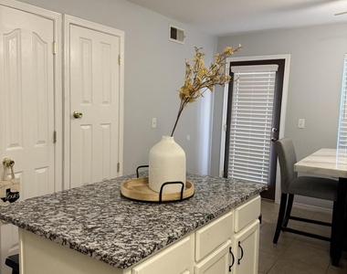 12253 Holy Springs Court - Photo Thumbnail 16
