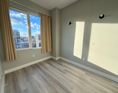 641 East 28th Street - Photo Thumbnail 4