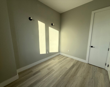 641 East 28th Street - Photo Thumbnail 5